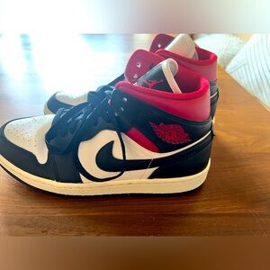 Women’s air Jordan 1 “Black Gym Red” size 8.5
